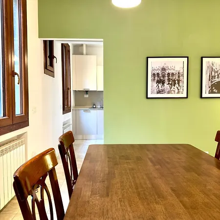 Ruhiges Mit Privatem Eingang *